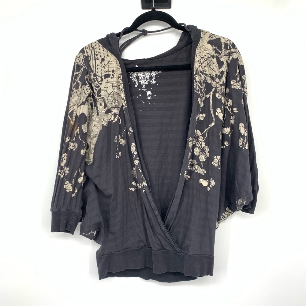 Drifter flowy long sleeve sweater with hood size small